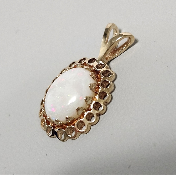 10KY Gold Opal Pendant - Picture 5 of 10